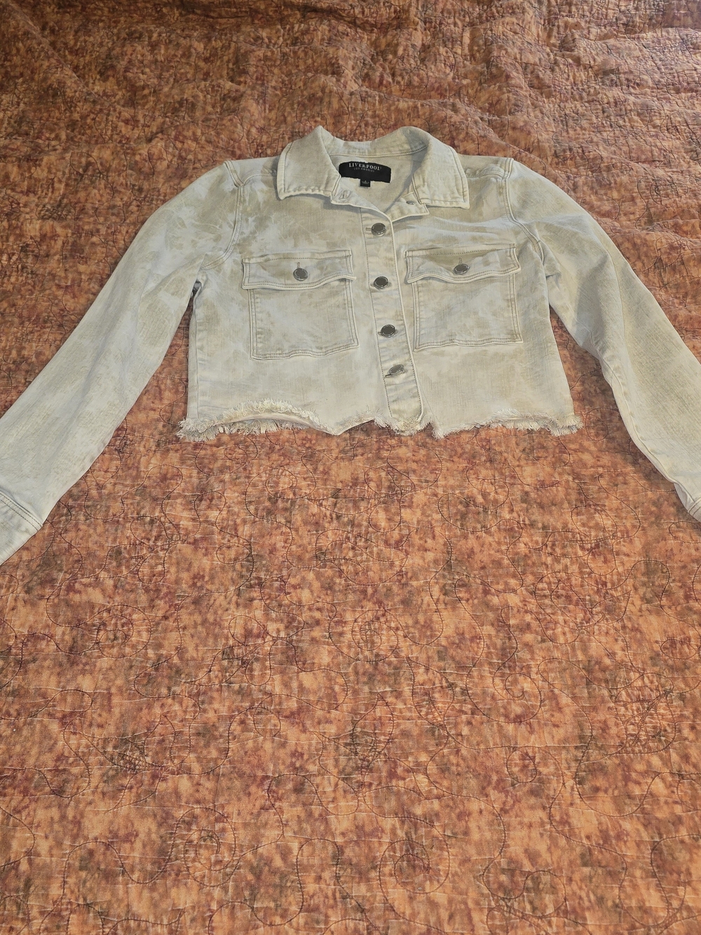 Liverpool Los Angeles Cropped Denim Trucker Jacket Frayed Raw Hem Sand Wash Sz S